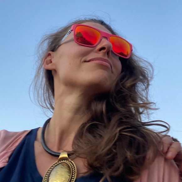 Meet your Posher, Iryna - Picture 2 of 2